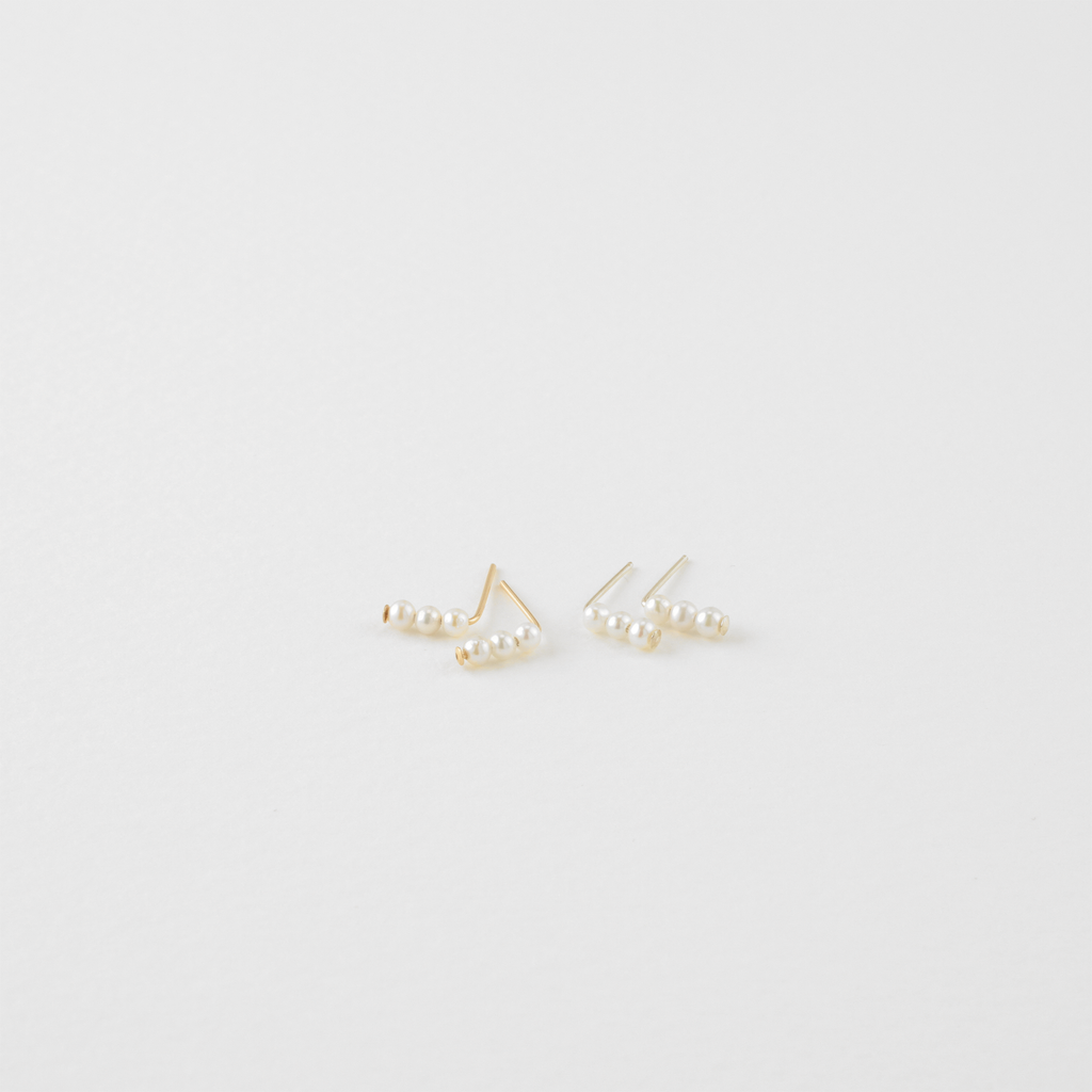 ADA PEARL BAR STUDS
