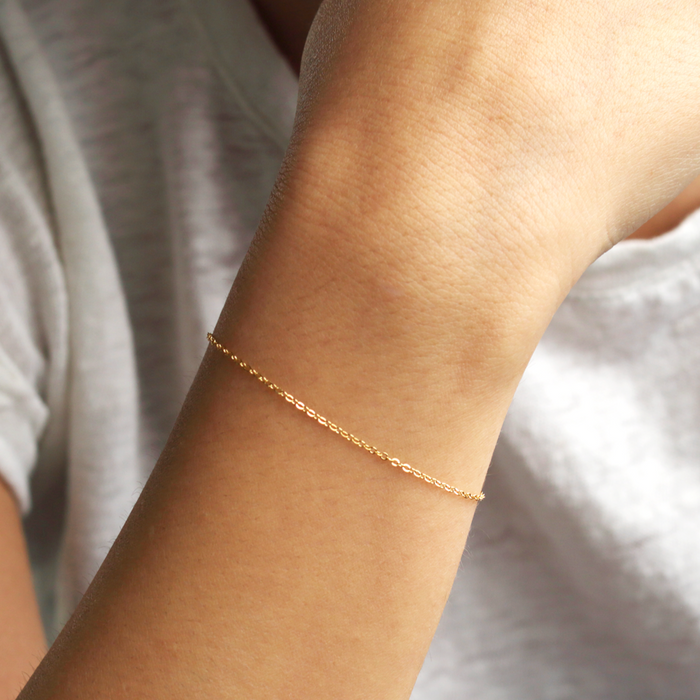 Ivy Name Paperclip Chain Bracelet