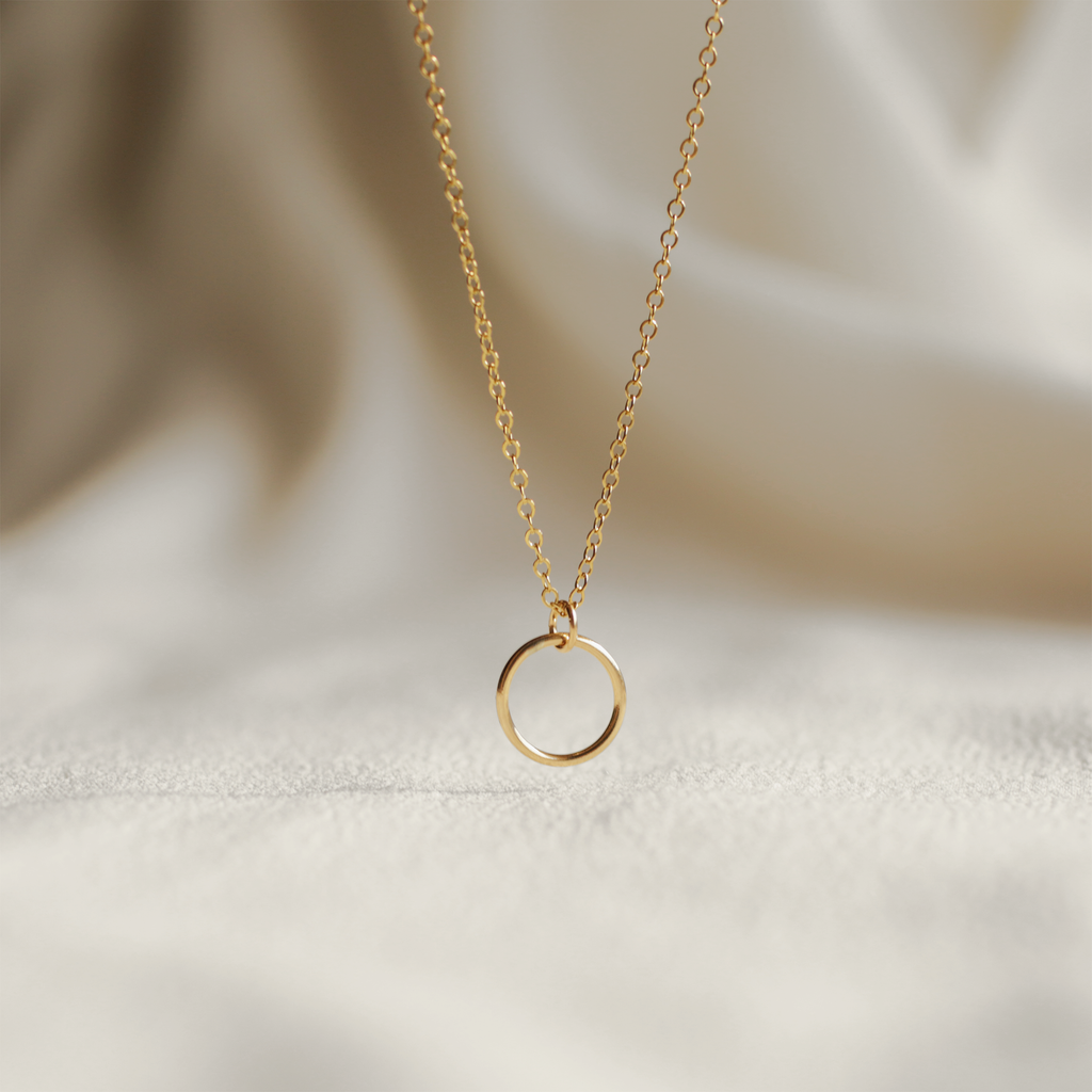 Simple top round necklace