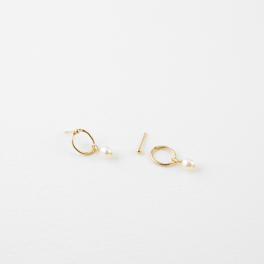 OLIVIA PEARL EARRINGS
